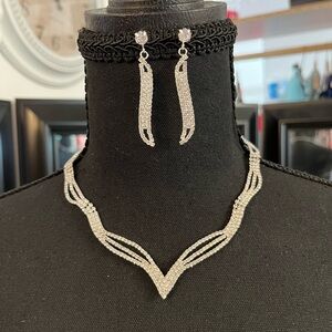 Dazzling Silver Necklace and Earring Set